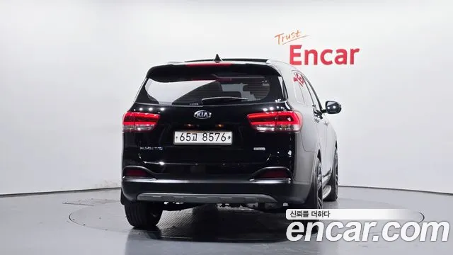Kia Sorento — фото 4