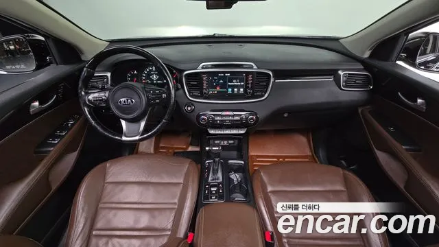 Kia Sorento — фото 7