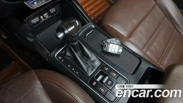 Kia Sorento — фото 9