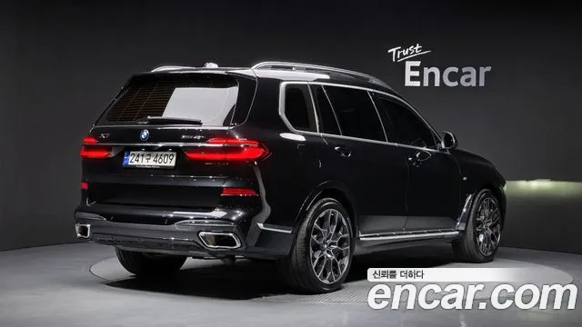 BMW X7 — фото 2