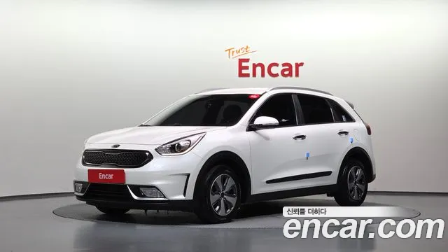 Kia Niro — фото 1