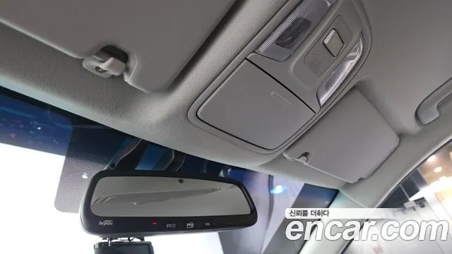 Kia Niro — фото 19
