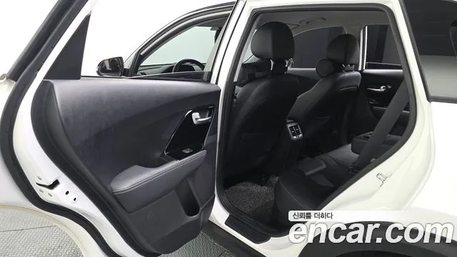 Kia Niro — фото 26
