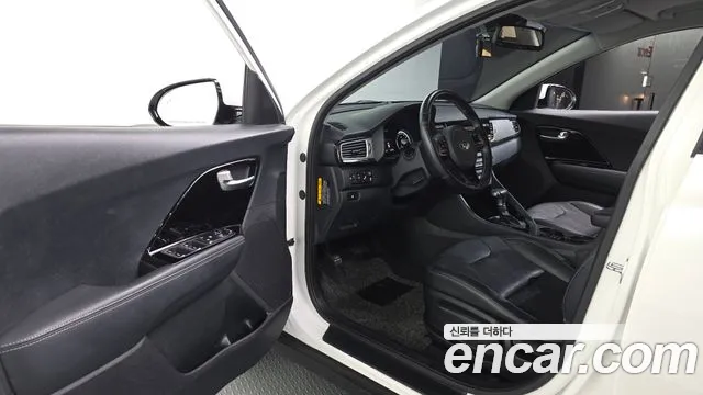 Kia Niro — фото 10
