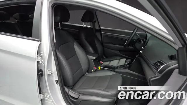 Hyundai Avante — фото 11