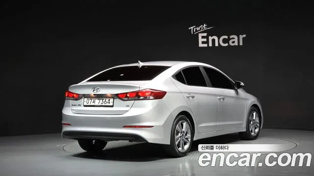 Hyundai Avante — фото 2
