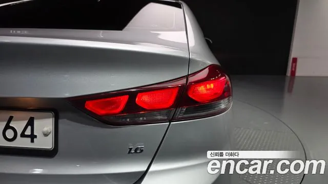 Hyundai Avante — фото 23