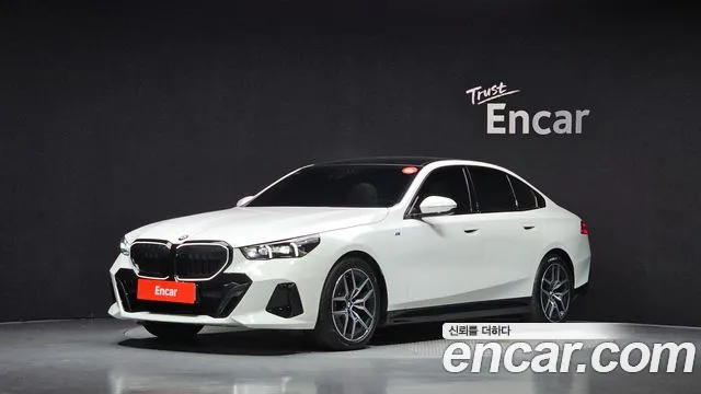 BMW 5-Series — фото 1