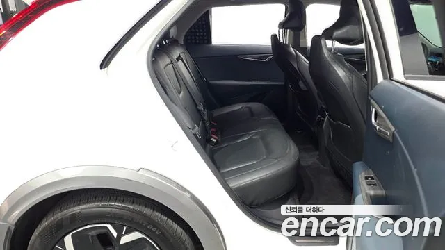 Kia Niro — фото 11