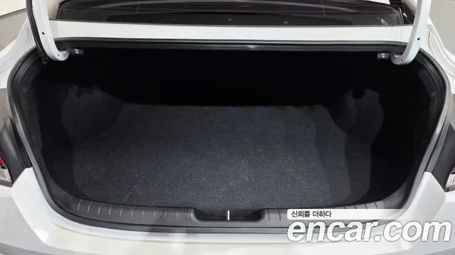 Hyundai Avante — фото 16