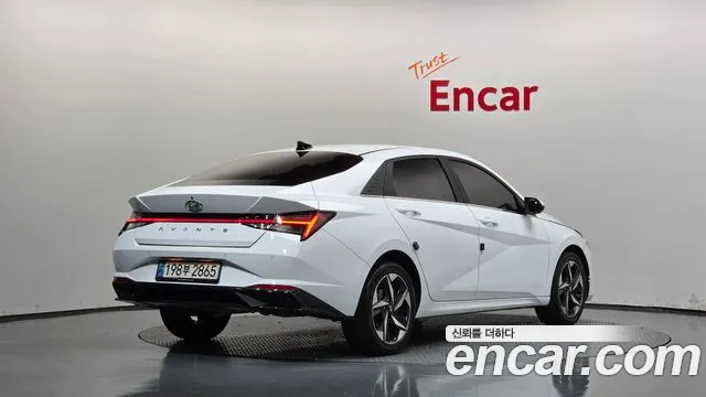 Hyundai Avante — фото 2