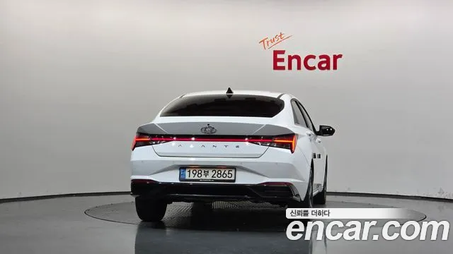 Hyundai Avante — фото 4
