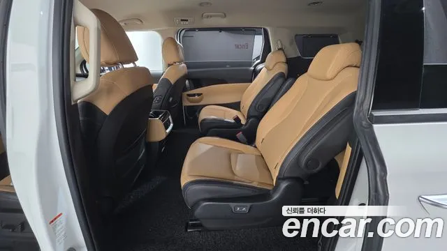 Kia Carnival — фото 16