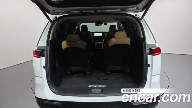 Kia Carnival — фото 19