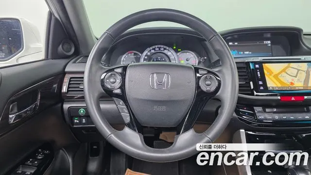 Honda Accord — фото 14