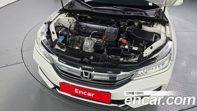 Honda Accord — фото 6