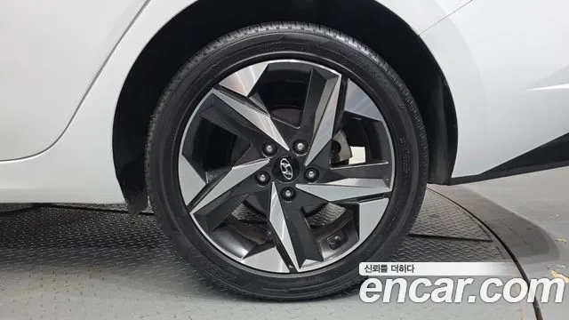 Hyundai Avante — фото 21