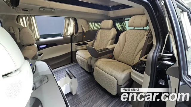 Kia Carnival — фото 12