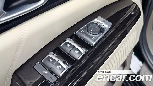 Kia Carnival — фото 15