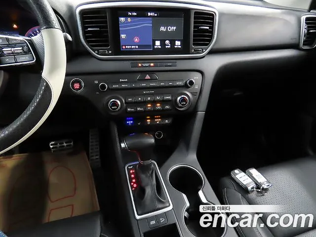 Kia Sportage — фото 11