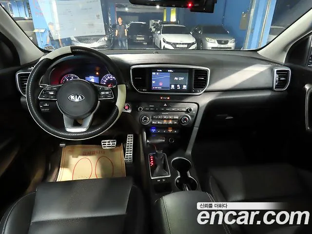 Kia Sportage — фото 10