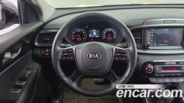 Kia Sorento — фото 13
