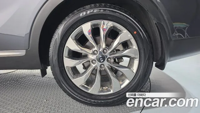 Kia Sorento — фото 21
