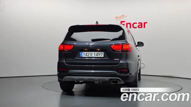 Kia Sorento — фото 4