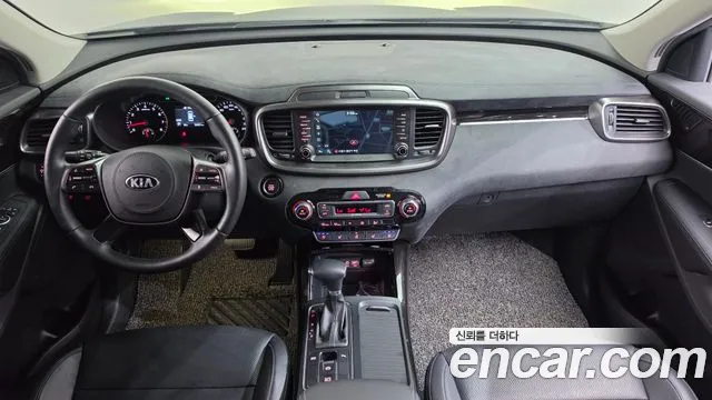 Kia Sorento — фото 7