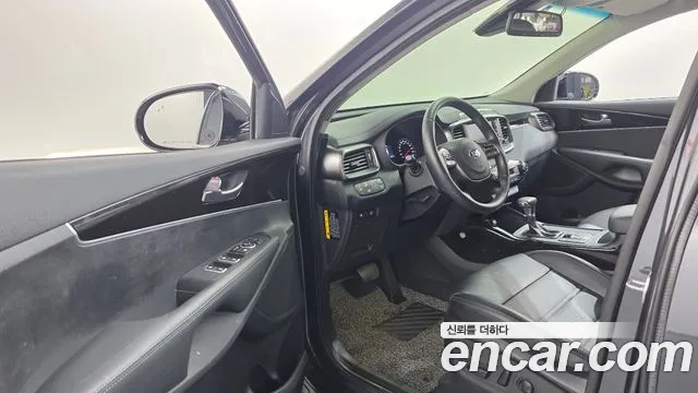 Kia Sorento — фото 10