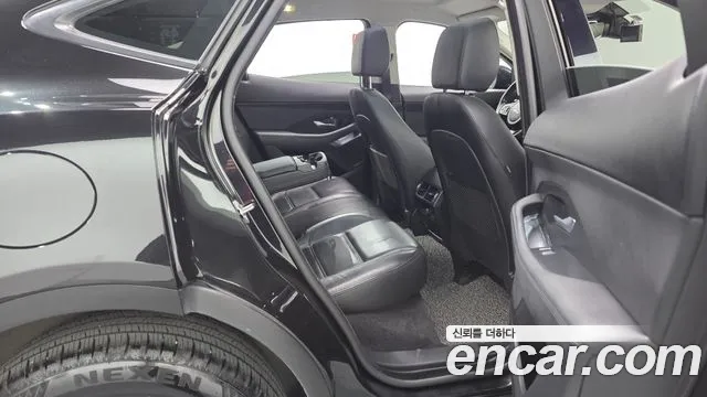 Jaguar E-PACE — фото 12