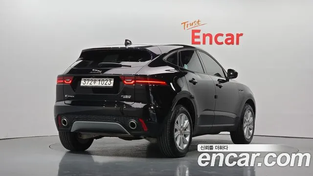 Jaguar E-PACE — фото 2
