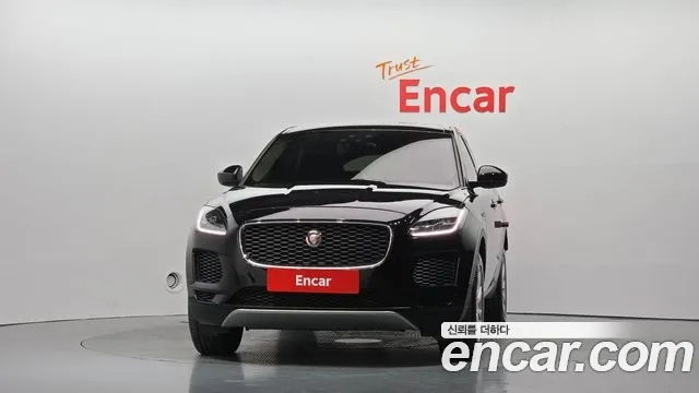 Jaguar E-PACE — фото 3
