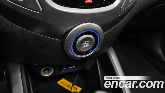 Hyundai Veloster — фото 16