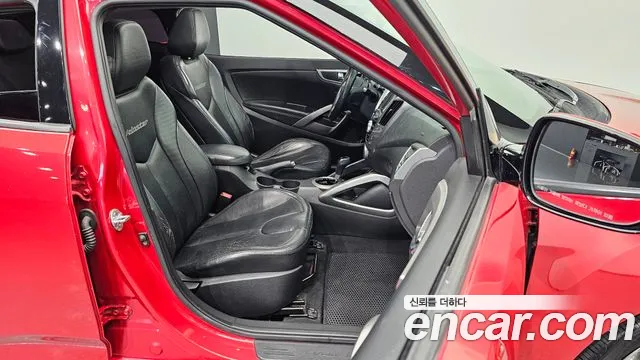 Hyundai Veloster — фото 9