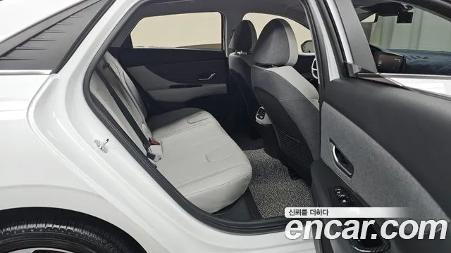 Hyundai Avante — фото 11