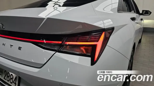 Hyundai Avante — фото 23