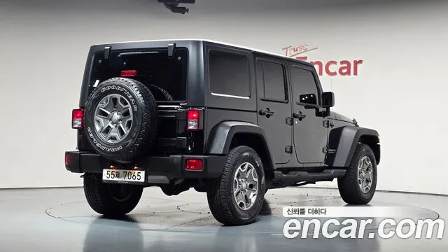 Jeep Wrangler — фото 1