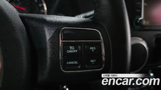 Jeep Wrangler — фото 17