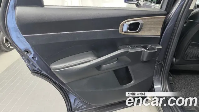 Kia Sorento — фото 25