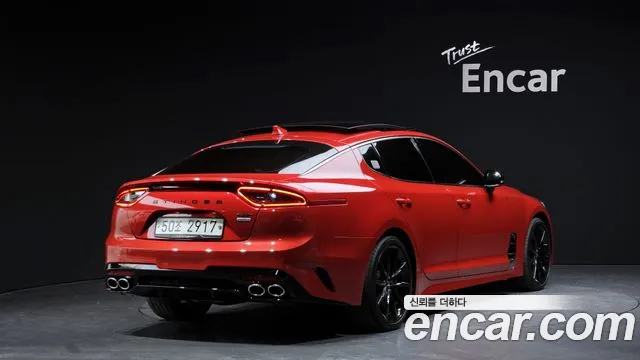 Kia Stinger — фото 1