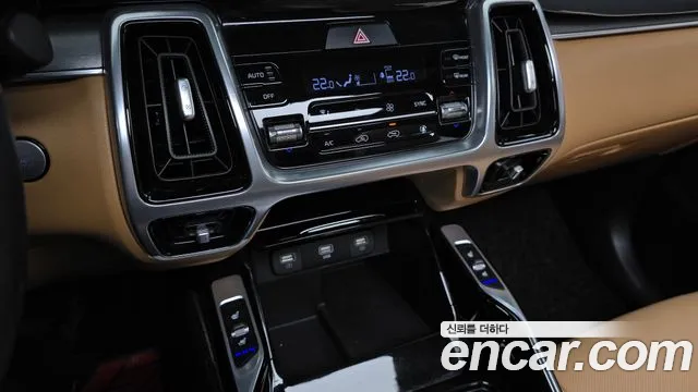 Kia Sorento — фото 32