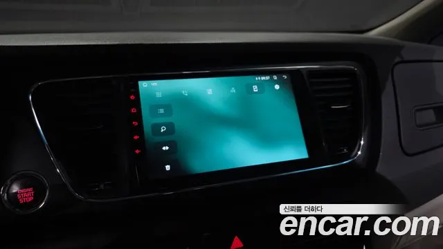 Kia Carnival — фото 16