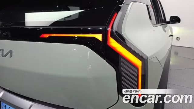 Kia EV3 — фото 23