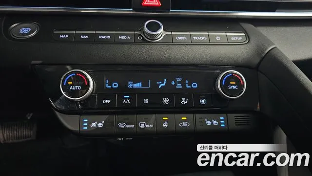 Hyundai Avante — фото 18
