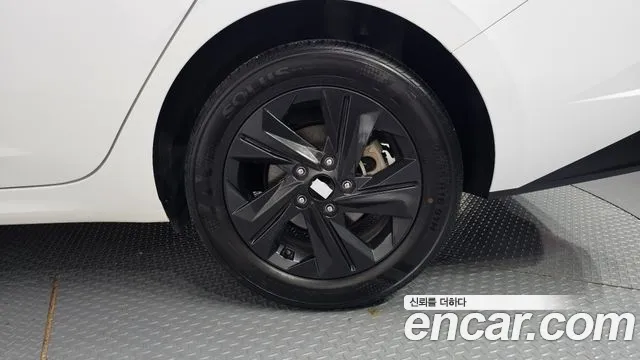 Hyundai Avante — фото 21