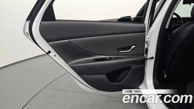 Hyundai Avante — фото 25