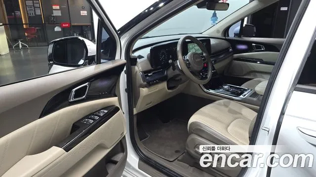 Kia Carnival — фото 10