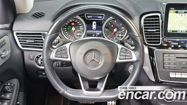 Mercedes-Benz GLE-Class — фото 11