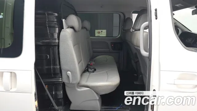 Hyundai Starex — фото 12